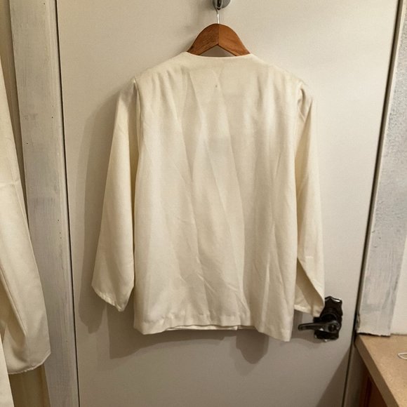 Spyee size 3 cream pant suit - Picture 5 of 12